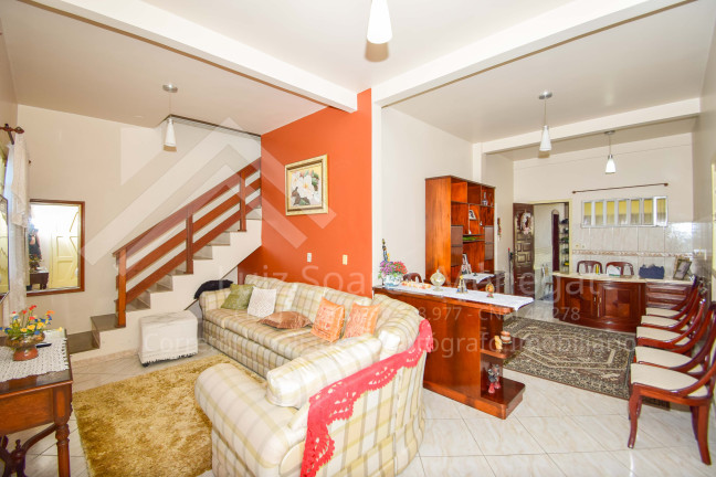 Imagem Casa com 5 Quartos à Venda, 190 m² em Centro - Balneário Rincão