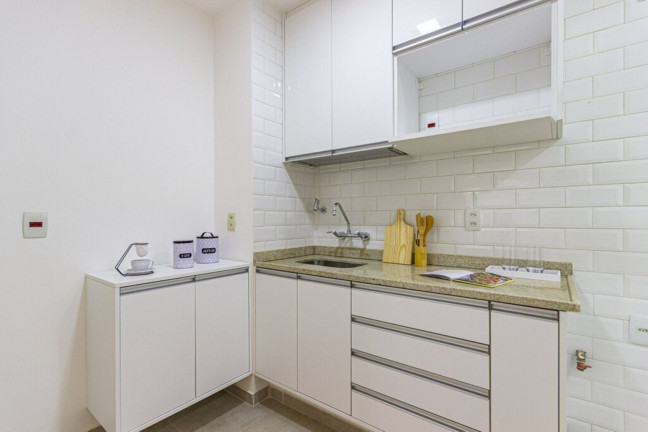 Imagem Imóvel com 2 Quartos à Venda, 90 m² em Copacabana - Rio De Janeiro Imagem Imóvel com 2 Quartos à Venda, 90 m² em Copacabana - Rio De Janeiro
