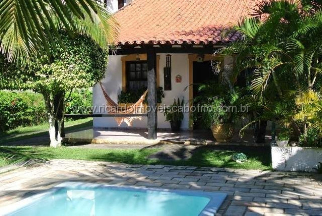 Imagem Imóvel com 4 Quartos à Venda, 150 m² em Peró - Cabo Frio