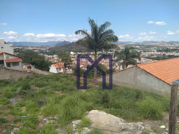 Terreno à Venda, 432 m² em Morro Chic - Itajubá