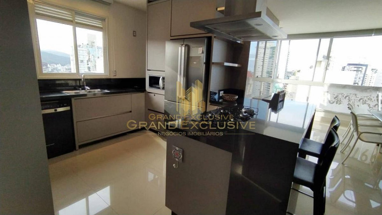 Imagem Apartamento com 3 Quartos à Venda, 130 m² em Centro - Balneário Camboriú Imagem Apartamento com 3 Quartos à Venda, 130 m² em Centro - Balneário Camboriú