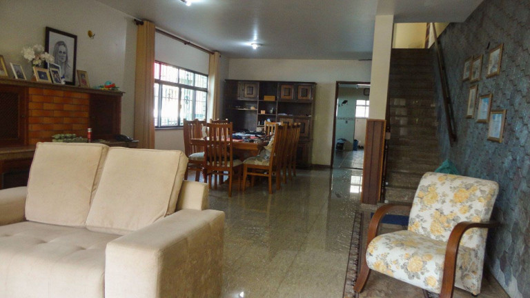Imagem Casa com 4 Quartos à Venda, 350 m² em Várzea - Teresópolis