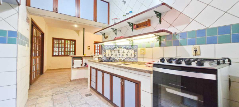 Imagem Imóvel com 5 Quartos à Venda, 300 m² em Santa Teresa - Rio De Janeiro Imagem Imóvel com 5 Quartos à Venda, 300 m² em Santa Teresa - Rio De Janeiro