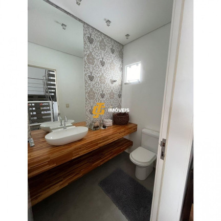 Imagem Casa com 3 Quartos à Venda, 243 m² em Centro - Camboriú Imagem Casa com 3 Quartos à Venda, 243 m² em Centro - Camboriú