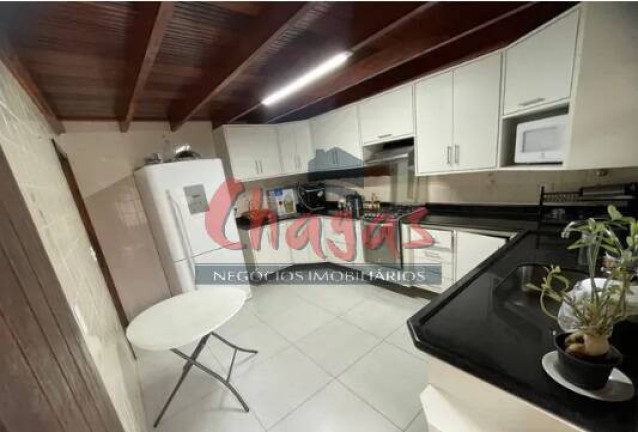 Imagem Sobrado com 4 Quartos à Venda, 200 m² em Park Imperial - Caraguatatuba Imagem Sobrado com 4 Quartos à Venda, 200 m² em Park Imperial - Caraguatatuba