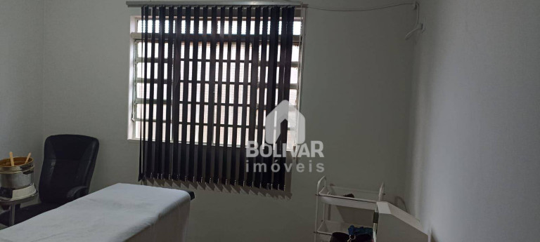 Imagem Casa com 5 Quartos à Venda, 250 m² em Setor Central - Itumbiara Imagem Casa com 5 Quartos à Venda, 250 m² em Setor Central - Itumbiara