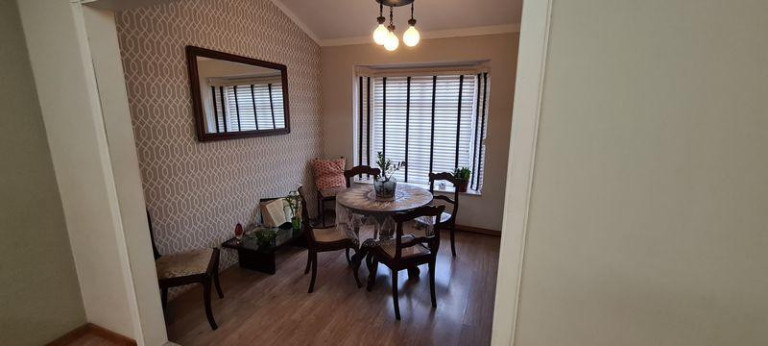 Imagem Casa com 4 Quartos à Venda,  em Floresta - Joinville