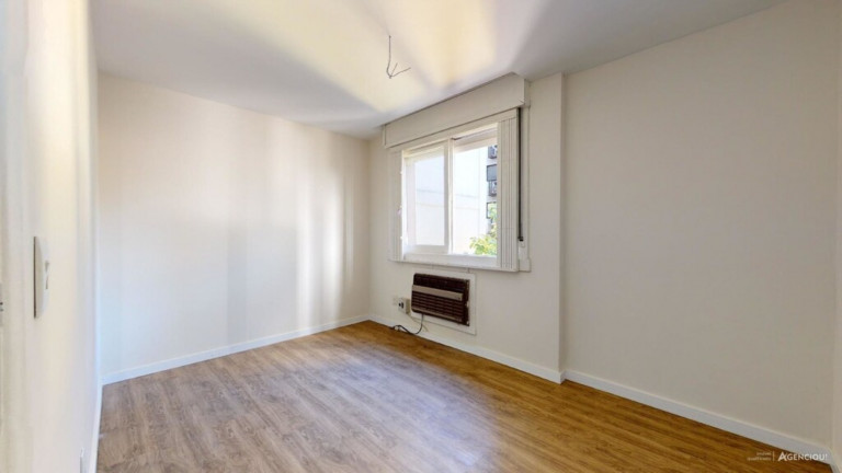 Imagem Imóvel com 1 Quarto à Venda, 37 m² em Centro Histórico - Porto Alegre Imagem Imóvel com 1 Quarto à Venda, 37 m² em Centro Histórico - Porto Alegre