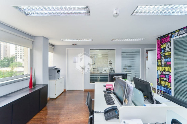 Sala Comercial à Venda, 140 m² em Vila Andrade - São Paulo