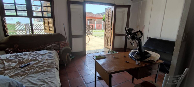 Imagem Casa com 2 Quartos à Venda, 325 m² em Três Marias - Peruíbe Imagem Casa com 2 Quartos à Venda, 325 m² em Três Marias - Peruíbe