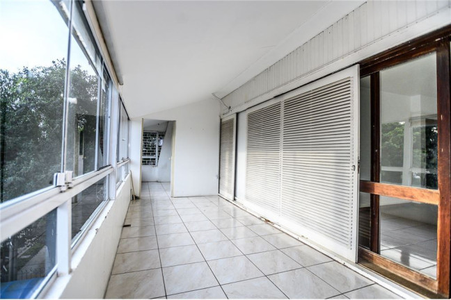 Imagem Casa com 6 Quartos à Venda, em Passo Da Areia - Porto Alegre Imagem Casa com 6 Quartos à Venda, em Passo Da Areia - Porto Alegre