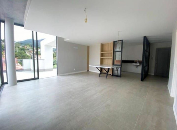 Imagem Imóvel com 4 Quartos à Venda, 210 m² em Agriões - Teresópolis Imagem Imóvel com 4 Quartos à Venda, 210 m² em Agriões - Teresópolis
