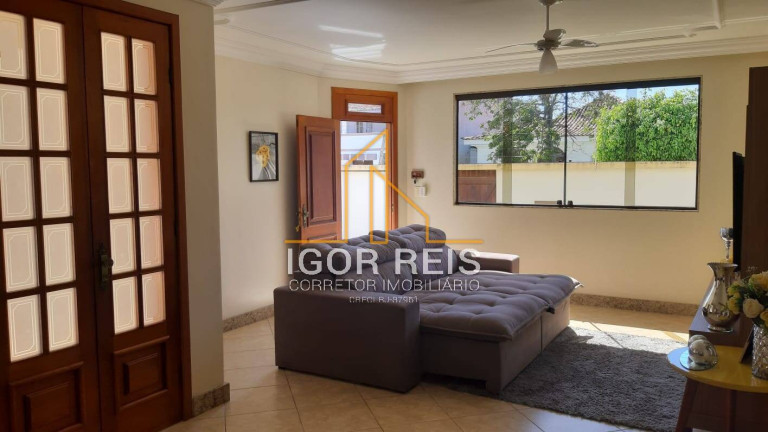 Imagem Casa com 3 Quartos à Venda, 378 m² em Jardim Flamboyant - Campos Dos Goytacazes
