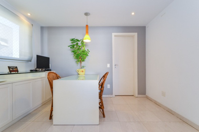 Imagem Apartamento com 3 Quartos à Venda, 202 m² em Moema - São Paulo Imagem Apartamento com 3 Quartos à Venda, 202 m² em Moema - São Paulo
