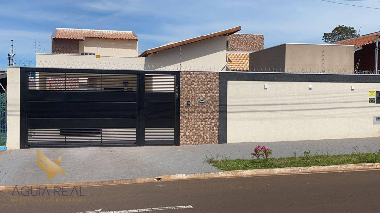 Sobrado com 4 Quartos à Venda, 266 m² em Panorama - Campo Grande