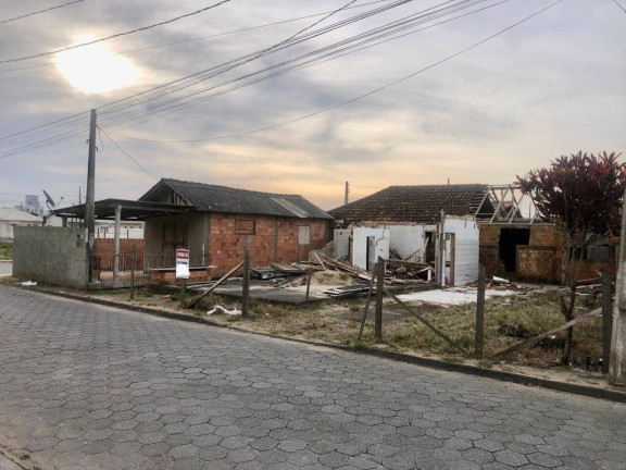 Imagem Terreno à Venda, 400 m² em Xv De Novembro - Tijucas Imagem Terreno à Venda, 400 m² em Xv De Novembro - Tijucas