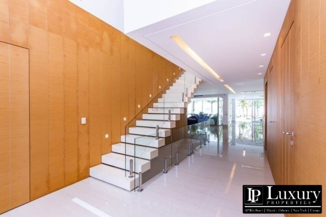 Imagem Casa com 8 Quartos à Venda, 647 m² em Tabatinga - Caraguatatuba
