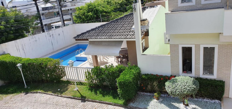 Imagem Casa com 4 Quartos à Venda, 150 m² em Buraquinho - Lauro De Freitas Imagem Casa com 4 Quartos à Venda, 150 m² em Buraquinho - Lauro De Freitas