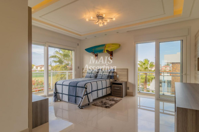 Imagem Casa com 3 Quartos à Venda, 471 m² em Centro - Torres