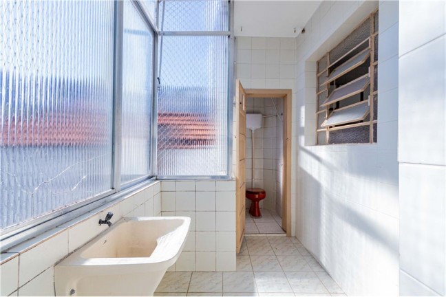 Imagem Imóvel com 2 Quartos à Venda, em Rio Branco - Porto Alegre Imagem Imóvel com 2 Quartos à Venda, em Rio Branco - Porto Alegre