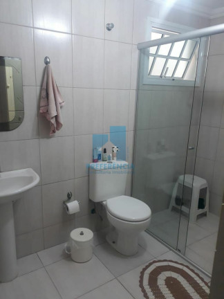 Imagem Sobrado com 4 Quartos à Venda, 209 m² em Uvaranas - Ponta Grossa