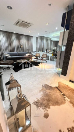 Imagem Apartamento com 3 Quartos à Venda, 260 m²