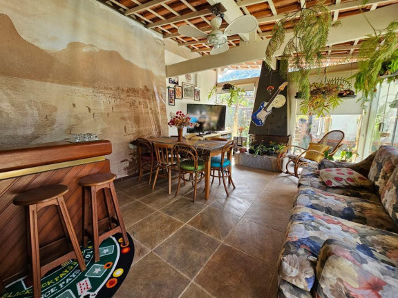 Imagem Casa com 4 Quartos à Venda, 1.296 m² em Albuquerque - Teresópolis Imagem Casa com 4 Quartos à Venda, 1.296 m² em Albuquerque - Teresópolis