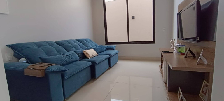 Imagem Casa com 3 Quartos à Venda, 253 m² em Setor Sul Jamil Miguel - Anápolis