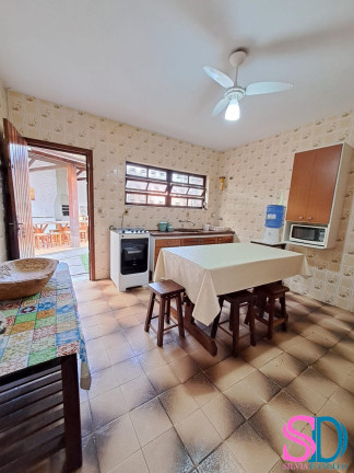 Imagem Casa com 8 Quartos à Venda, 246 m² em Acaraú - Ubatuba Imagem Casa com 8 Quartos à Venda, 246 m² em Acaraú - Ubatuba