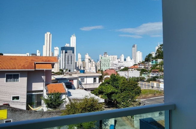 Imagem Sobrado com 3 Quartos à Venda, 130 m² em Ariribá - Balneário Camboriú Imagem Sobrado com 3 Quartos à Venda, 130 m² em Ariribá - Balneário Camboriú