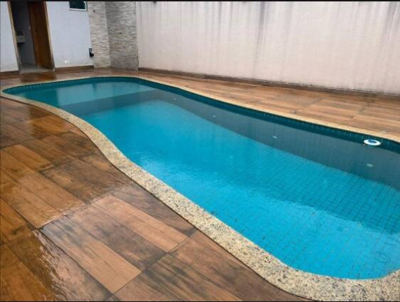 Imagem Sobrado com 4 Quartos para Alugar, em Arapongas Imagem Sobrado com 4 Quartos para Alugar, em Arapongas
