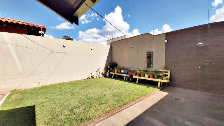 Imagem Sobrado com 4 Quartos à Venda, 292 m² em Chácara Cachoeira - Campo Grande Imagem Sobrado com 4 Quartos à Venda, 292 m² em Chácara Cachoeira - Campo Grande