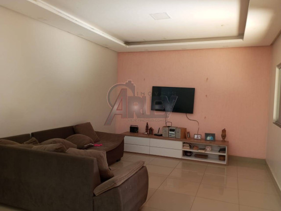Imagem Casa com 3 Quartos à Venda, 300 m² em Maracanã - Montes Claros Imagem Casa com 3 Quartos à Venda, 300 m² em Maracanã - Montes Claros