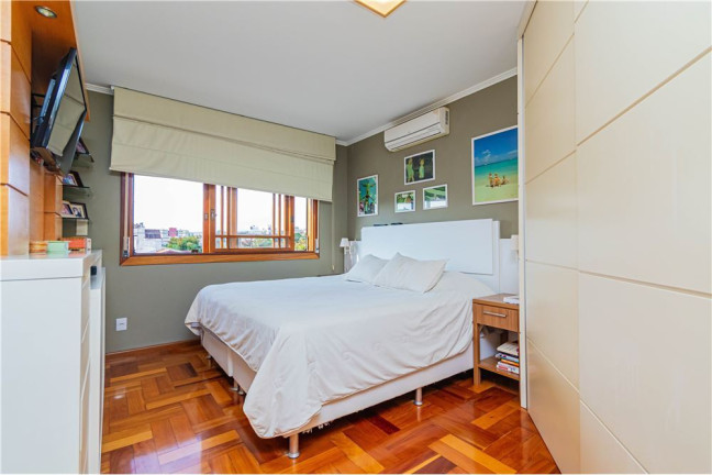 Imagem Imóvel com 3 Quartos à Venda, em Menino Deus - Porto Alegre Imagem Imóvel com 3 Quartos à Venda, em Menino Deus - Porto Alegre