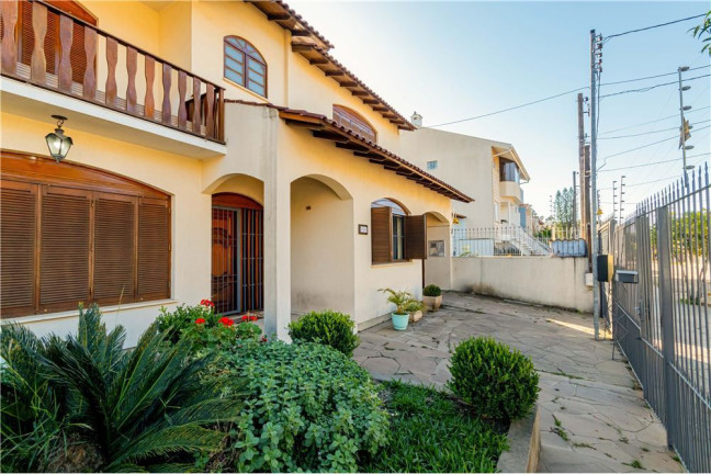 Imagem Casa com 4 Quartos à Venda, em Jardim Itu - Porto Alegre Imagem Casa com 4 Quartos à Venda, em Jardim Itu - Porto Alegre