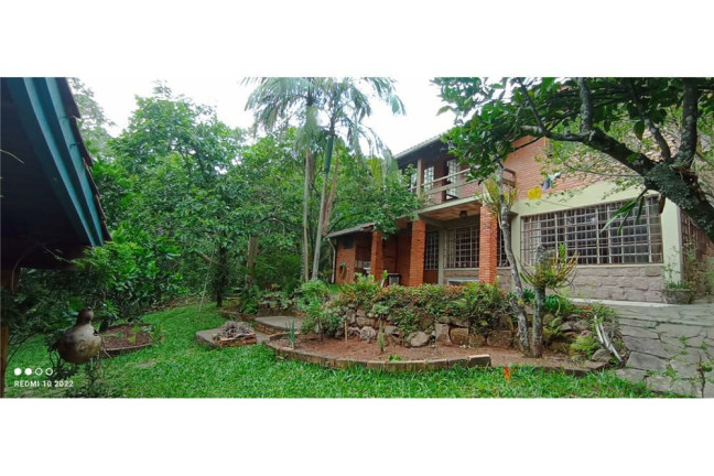 Imagem Casa com 2 Quartos à Venda, 210 m² em Vila Nova - Porto Alegre Imagem Casa com 2 Quartos à Venda, 210 m² em Vila Nova - Porto Alegre