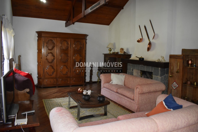 Imagem Casa com 4 Quartos à Venda, 248 m² em Região Do Alto Do Capivari - Campos Do Jordão Imagem Casa com 4 Quartos à Venda, 248 m² em Região Do Alto Do Capivari - Campos Do Jordão