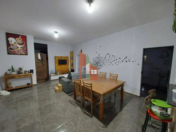 Imagem Casa com 3 Quartos à Venda, 246 m² em Piracaia