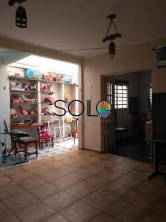 Imagem Casa com 3 Quartos à Venda, 159 m² em Centro - Araraquara