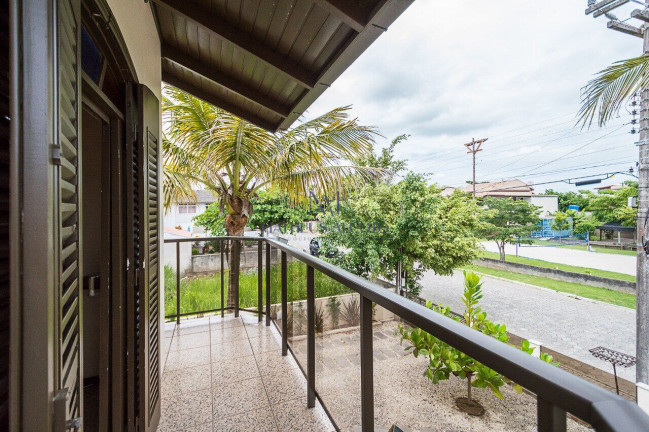 Imagem Casa com 3 Quartos à Venda, 160 m² em Morrinhos - Bombinhas