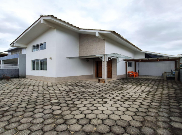 Imagem Imóvel com 4 Quartos à Venda, 160 m² em Ambrósio - Garopaba Imagem Imóvel com 4 Quartos à Venda, 160 m² em Ambrósio - Garopaba