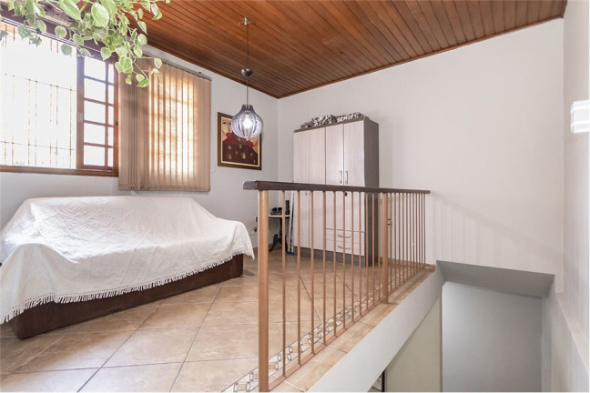 Imagem Casa com 4 Quartos à Venda,  em Três Figueiras - Porto Alegre