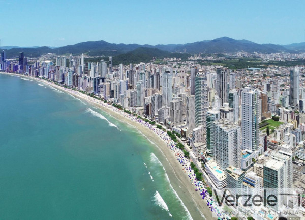 Imagem Imóvel com 4 Quartos à Venda, 170 m² em Centro - Balneário Camboriú