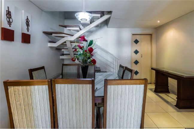 Imagem Casa com 4 Quartos à Venda, em Brás - São Paulo Imagem Casa com 4 Quartos à Venda, em Brás - São Paulo