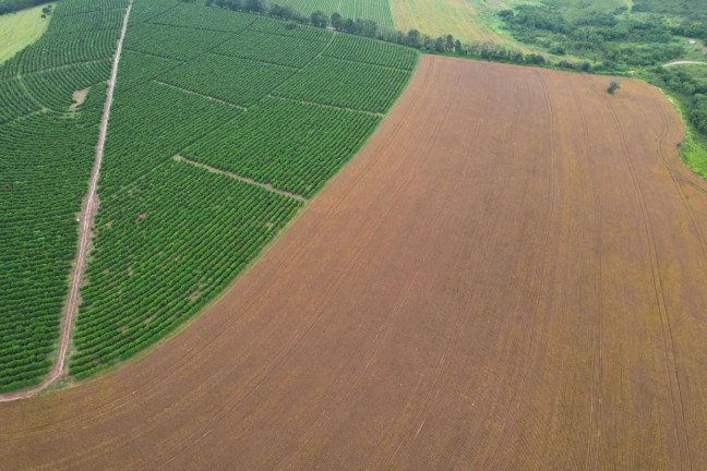 Imagem Fazenda à Venda, 48 m² em Zona Rural - Piumhi