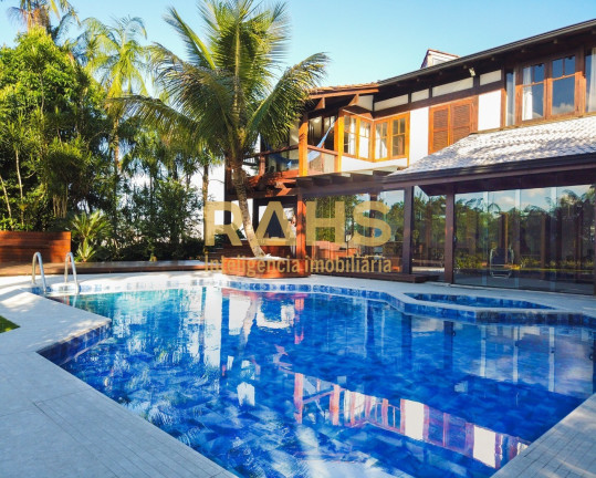 Imagem Casa com 4 Quartos à Venda, 401 m² em América - Joinville Imagem Casa com 4 Quartos à Venda, 401 m² em América - Joinville