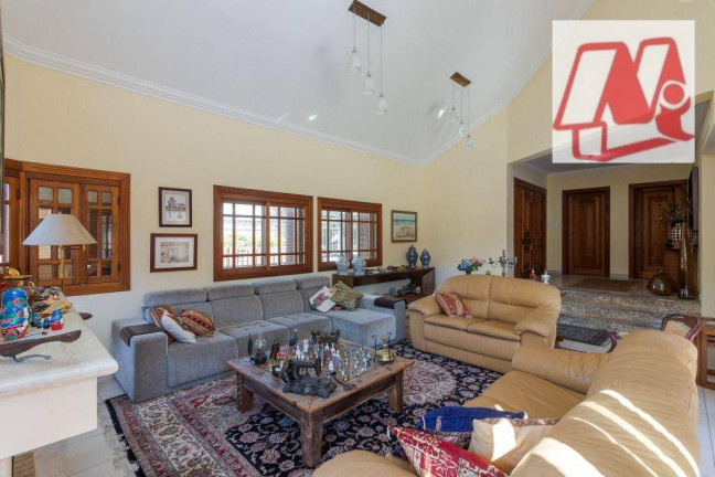 Imagem Casa com 4 Quartos à Venda, 740 m² em Partenon - Porto Alegre Imagem Casa com 4 Quartos à Venda, 740 m² em Partenon - Porto Alegre