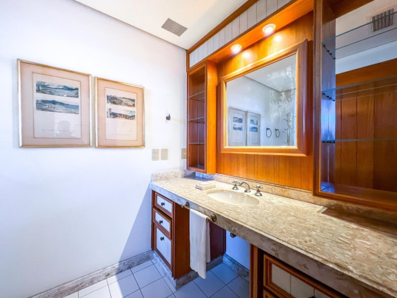 Imagem Apartamento com 3 Quartos à Venda, 247 m² em Boa Vista - Porto Alegre Imagem Apartamento com 3 Quartos à Venda, 247 m² em Boa Vista - Porto Alegre