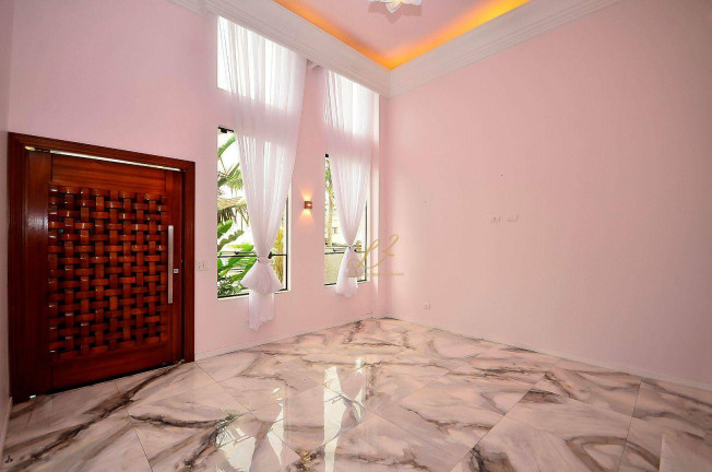 Imagem Casa com 6 Quartos à Venda, 450 m² em Bacacheri - Curitiba