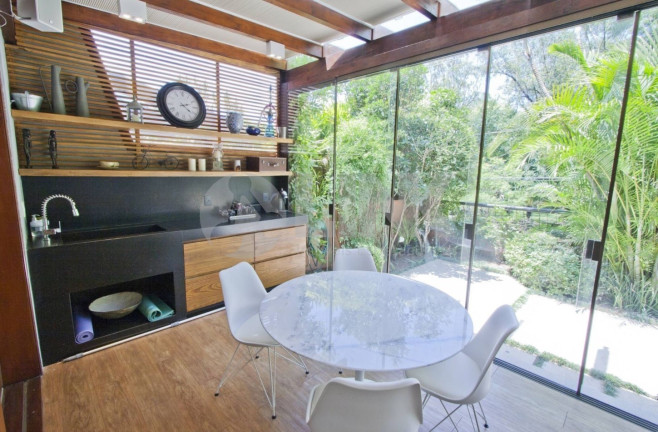 Imagem Imóvel com 4 Quartos à Venda, 500 m² em Três Figueiras - Porto Alegre Imagem Imóvel com 4 Quartos à Venda, 500 m² em Três Figueiras - Porto Alegre